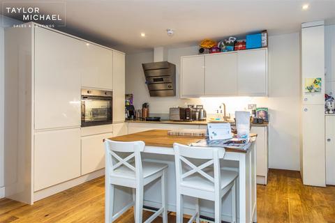 2 bedroom apartment to rent, Salisbury Road, Hove