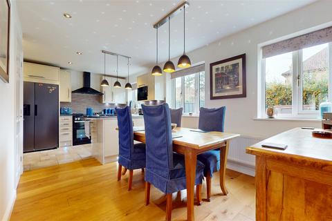 4 bedroom property for sale, Thorneycroft Lane, Milton Keynes MK15