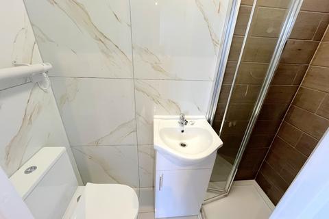 1 bedroom house of multiple occupation to rent, Ramuz Drive, Westcliff-on-Sea SS0