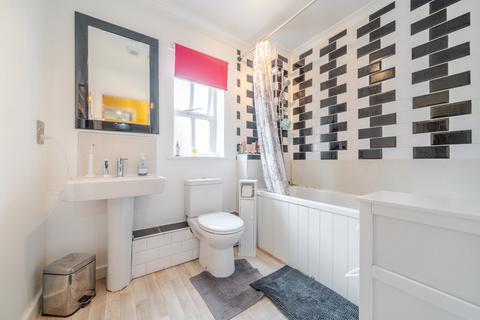 2 bedroom flat for sale, Stephensons Place, Bury St Edmunds, IP32