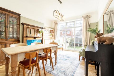 3 bedroom semi-detached house for sale, Newton Avenue, Cullercoats