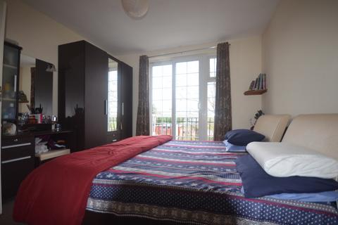 3 bedroom terraced house to rent, Aldbourough Road South, IG3 8HF