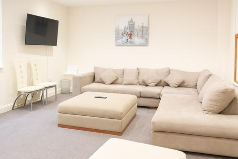 undefined, Silver Street, Worcester WR1