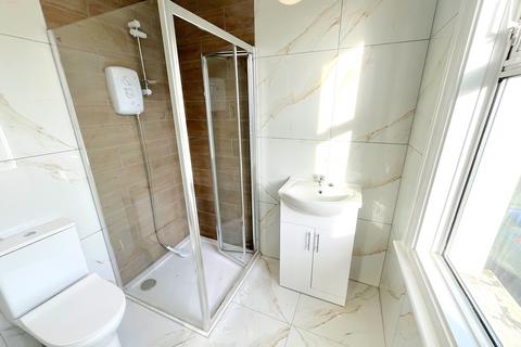 1 bedroom house of multiple occupation to rent, Ramuz Drive, Westcliff-on-Sea SS0