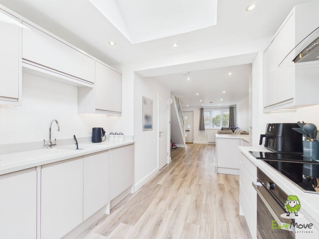 Ewe Move Estate Agents Basingstoke - Lapin Lane Hat