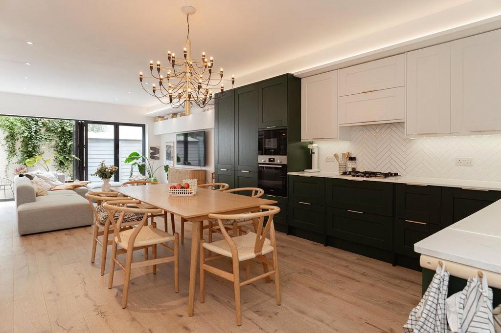 Kitchen/Dining Room
