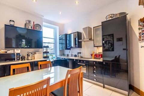 2 bedroom apartment to rent, Portsea Place, London W2