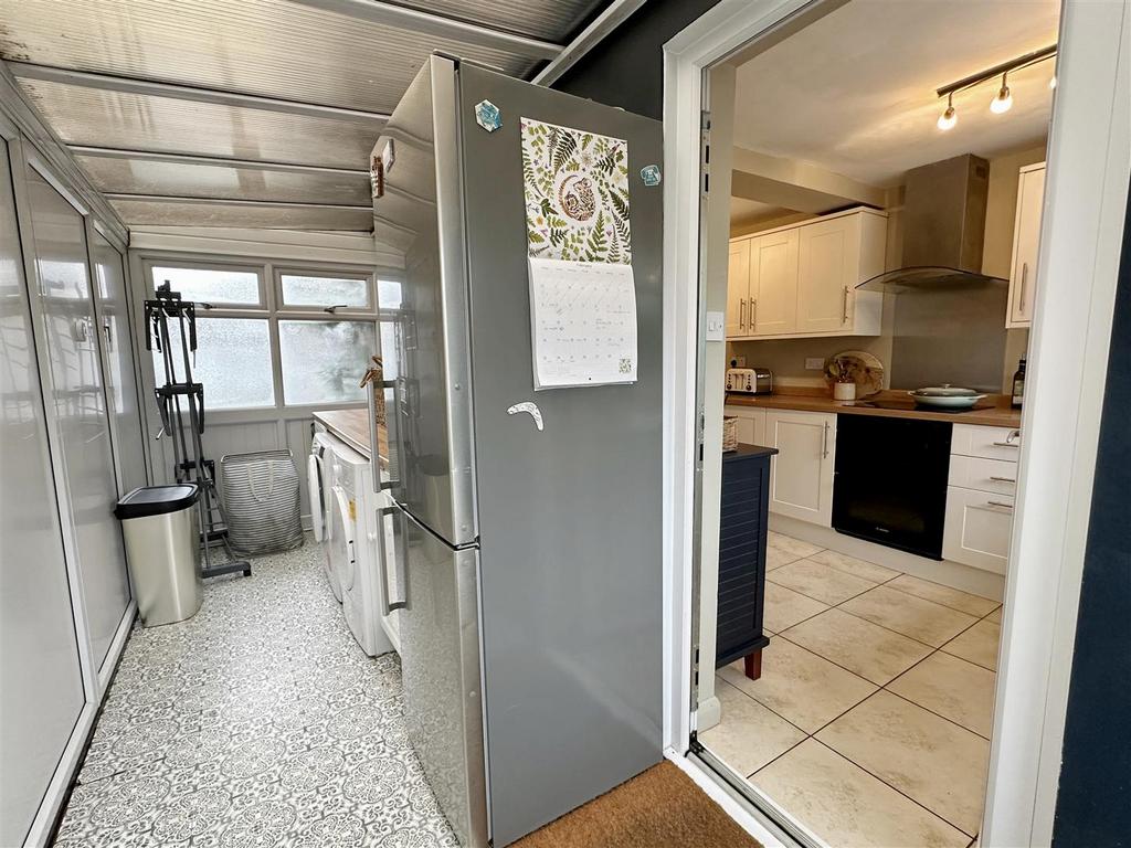 Utility/lean-to