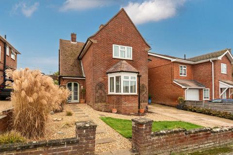 4 bedroom detached house for sale, Hillbury Avenue, Andover, SP10 2LZ