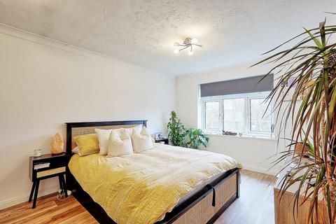 2 bedroom apartment for sale, Canon Court, Basildon, SS13