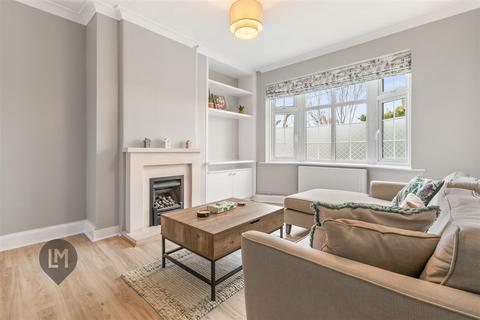 2 bedroom maisonette to rent, Gunners Road, London