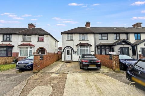 3 bedroom semi-detached house for sale, Princes Park Avenue, HAYES UB3
