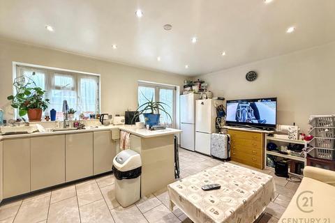 3 bedroom semi-detached house for sale, Princes Park Avenue, HAYES UB3