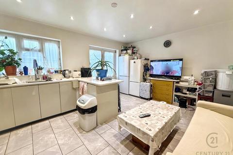 3 bedroom semi-detached house for sale, Princes Park Avenue, HAYES UB3