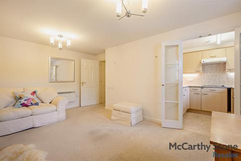 1 bedroom apartment for sale, Radford Court, Tower Road, Liphook, Hampshire, GU30 7GR