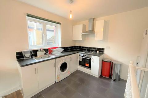 1 bedroom flat to rent, Cedars Avenue, Walthamstow, London