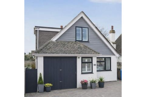 4 bedroom detached bungalow for sale, Baldwin Road, Sheerness, ME12
