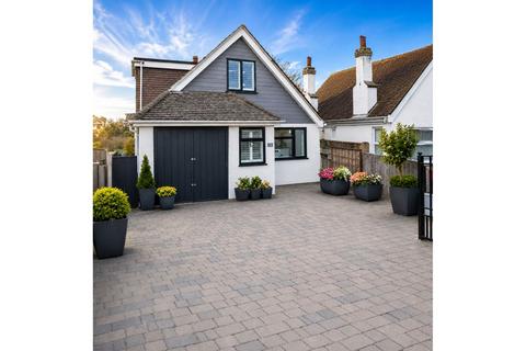 4 bedroom detached house for sale, Baldwin Road, Sheerness, ME12
