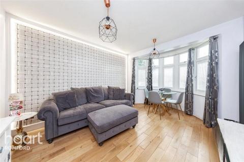 3 bedroom semi-detached house for sale, Park Lane, Hornchurch