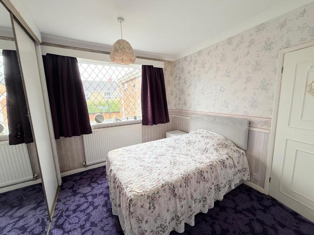 Bedroom 2 ( rear)