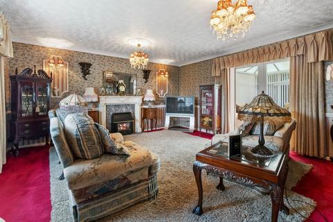 3 bedroom semi-detached house for sale, Richards Close, Malvern, WR14