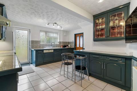 3 bedroom semi-detached house for sale, Richards Close, Malvern, WR14