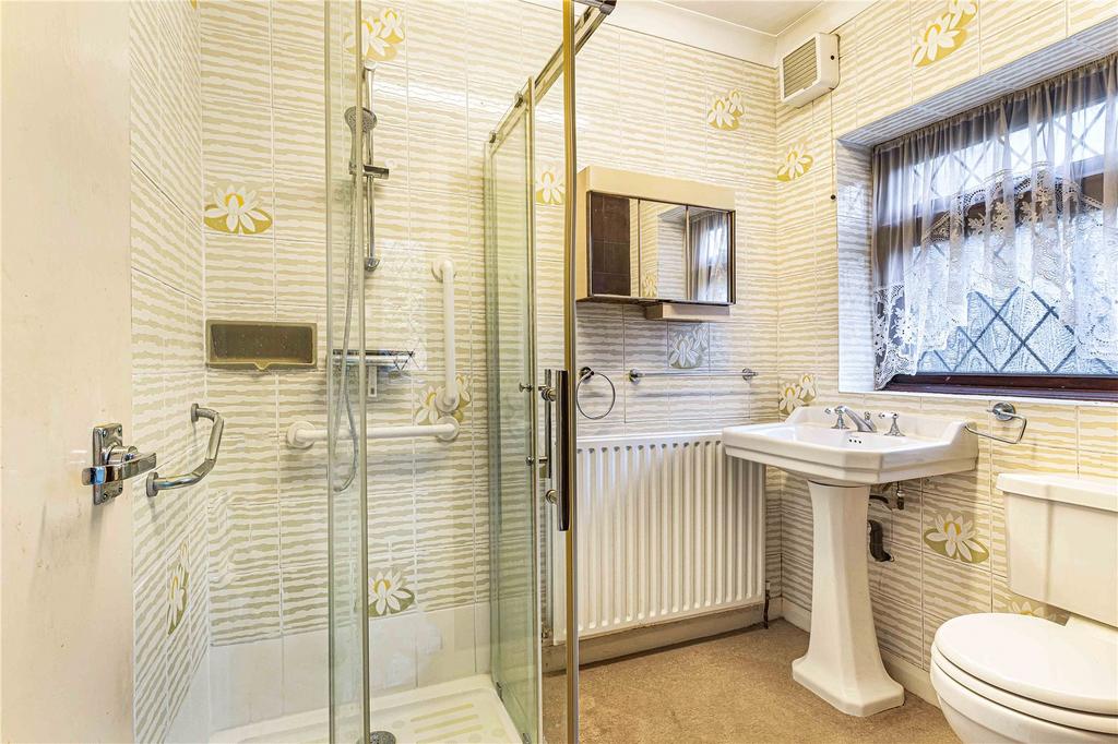 Grnd Flr Shower Room
