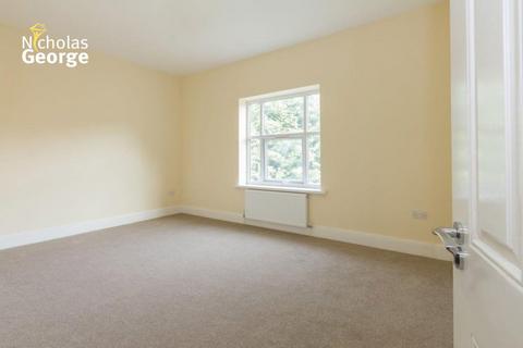 2 bedroom flat to rent, Church Road, Moseley, B13 9EB