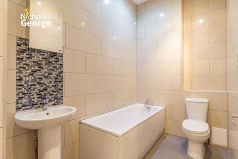 2 bedroom flat to rent, Church Road, Moseley, B13 9EB