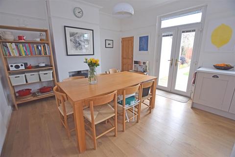 3 bedroom terraced house for sale, Australia Road, Heath/Gabalfa, Cardiff