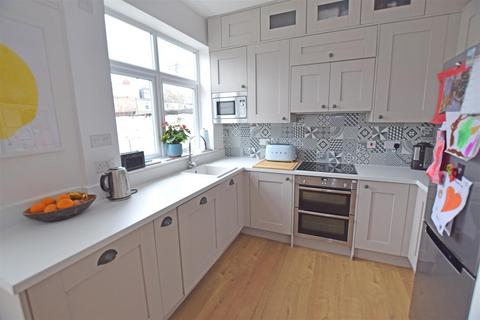 3 bedroom terraced house for sale, Australia Road, Heath/Gabalfa, Cardiff