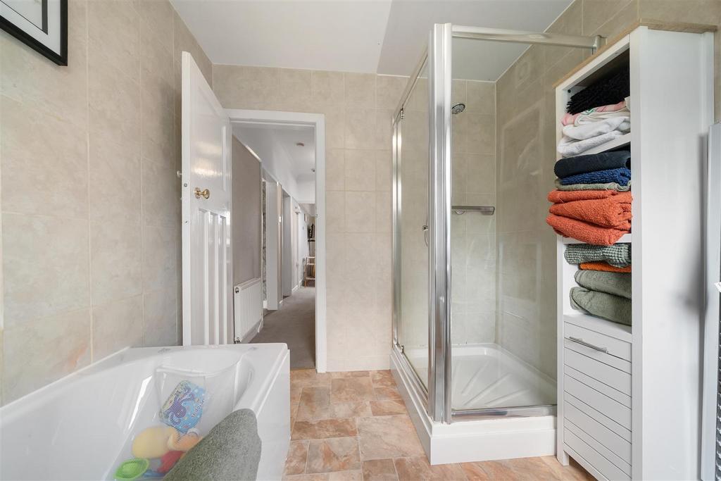 Bathroom1.jpg