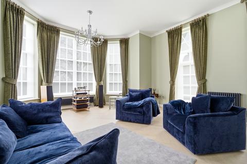 3 bedroom duplex for sale, Wilde Court, Napsbury Park AL2