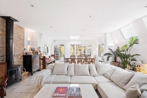 5 bedroom semi-detached house for sale, Thornton Avenue, London W4.