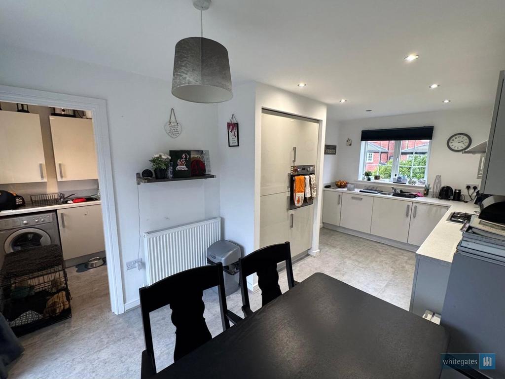 Kitchen/Dining Area