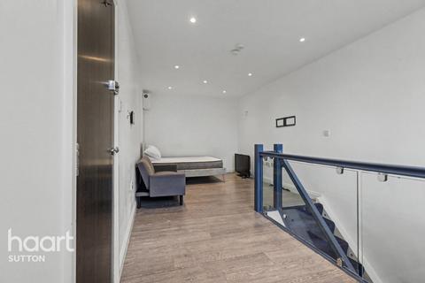undefined, Lind Road, SUTTON