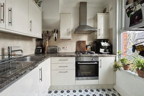 2 bedroom apartment for sale, Harold Road, London E13
