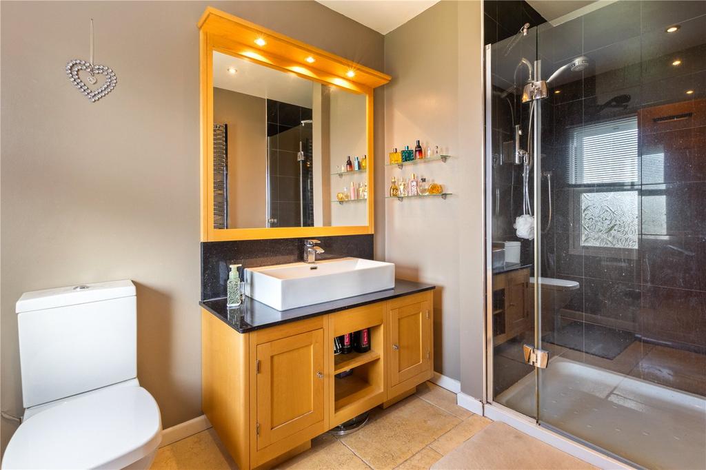 En-Suite Bathroom