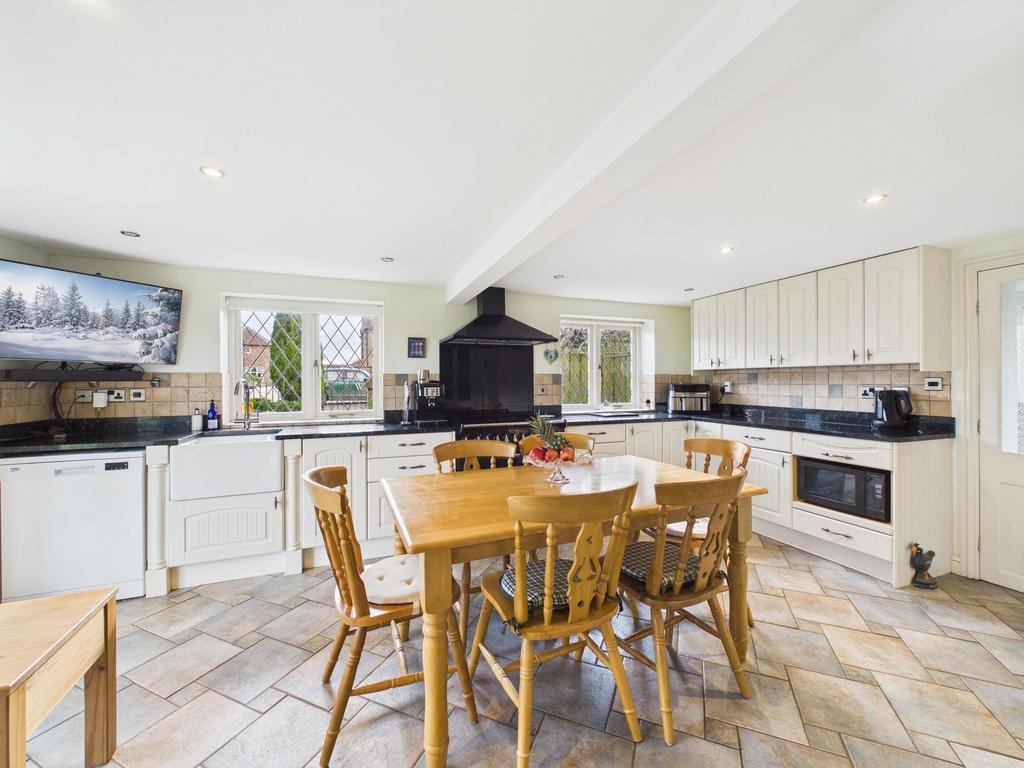 Dining kitchen