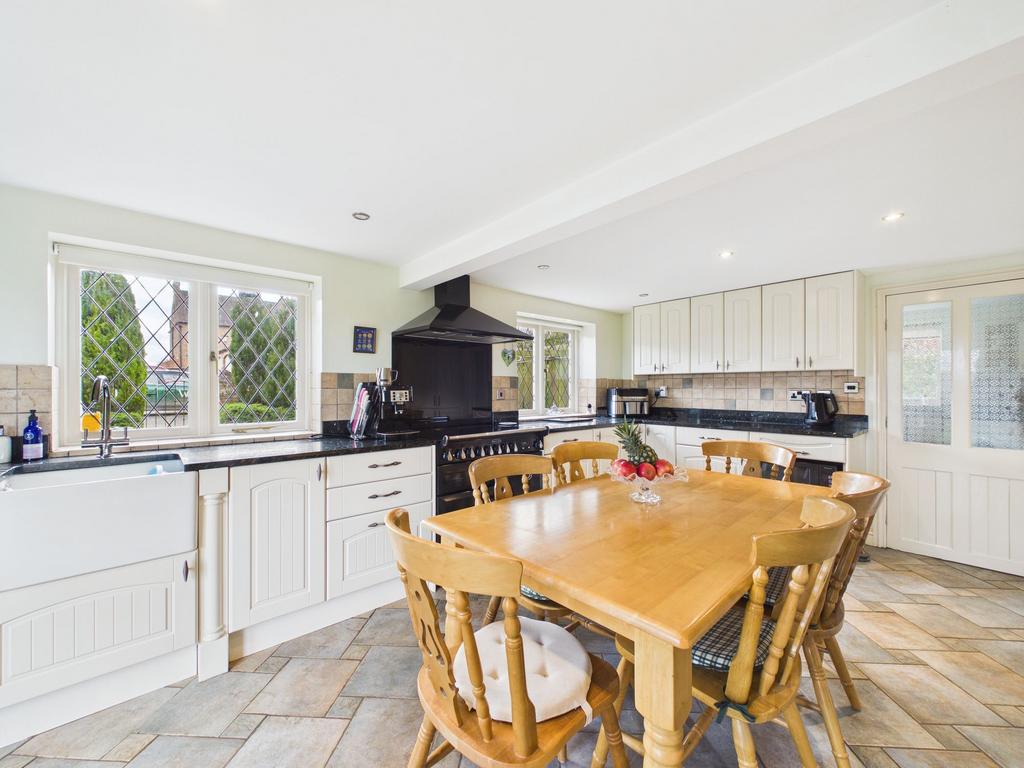 Dining kitchen