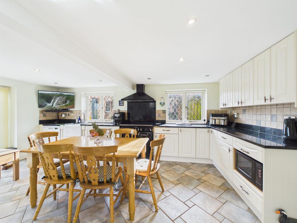 Dining kitchen