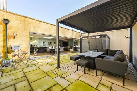 3 bedroom flat for sale, Islington High Street, N1, Angel, London, N1