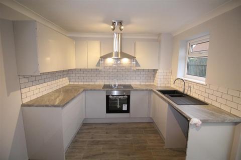 3 bedroom semi-detached house to rent, BRACKEN DRIVE