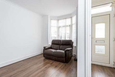 2 bedroom house to rent, Ward Road, Southsea, PO4