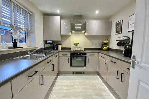 3 bedroom semi-detached house for sale, Fontwell Drive, Towcester