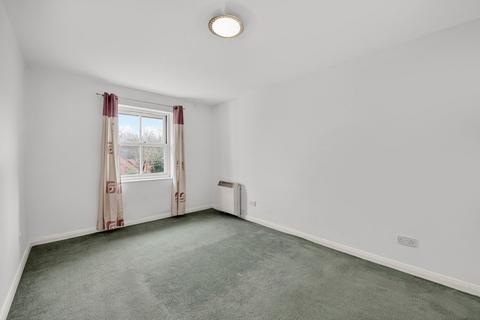 2 bedroom flat to rent, Kings Court, 1 Bessborough Road, London