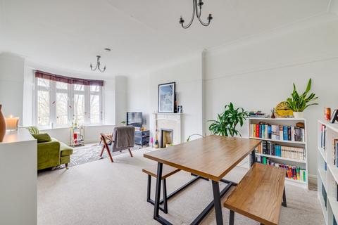 2 bedroom flat for sale, Parkview Court, Fulham High Street, London