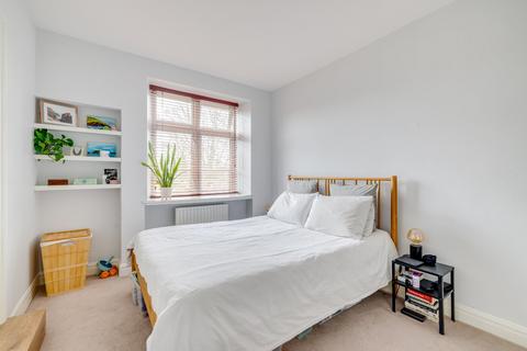 2 bedroom flat for sale, Parkview Court, Fulham High Street, London