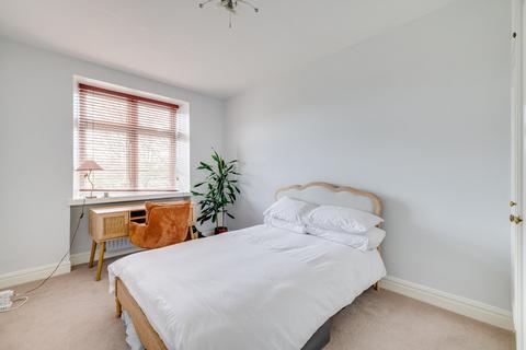 2 bedroom flat for sale, Parkview Court, Fulham High Street, London