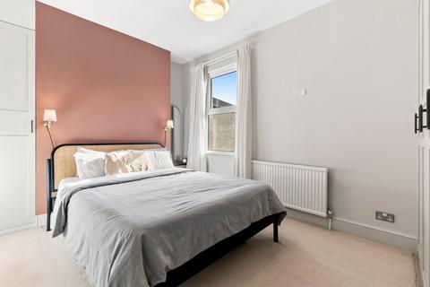 3 bedroom maisonette for sale, Allestree Road, Munster Village, London